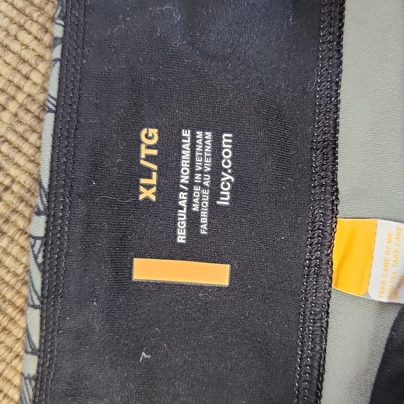 Lucy Black Geometric Print Leggings XL - Picture 3 of 13